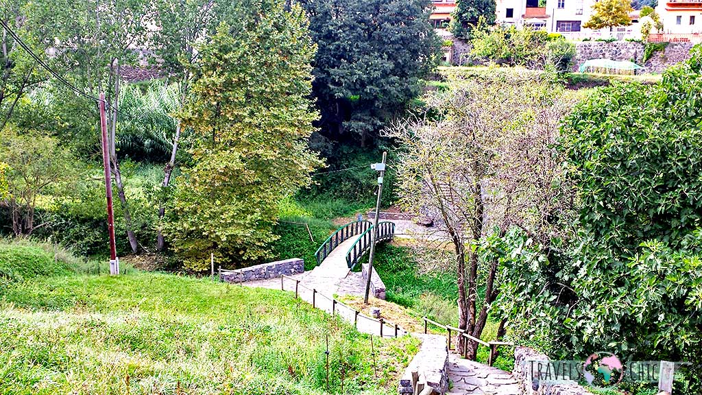 Puente pueblo medieval Santa Pau