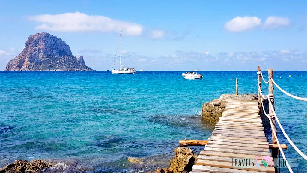 Puente de Cala d'Hort con vistas a Es Vedrà