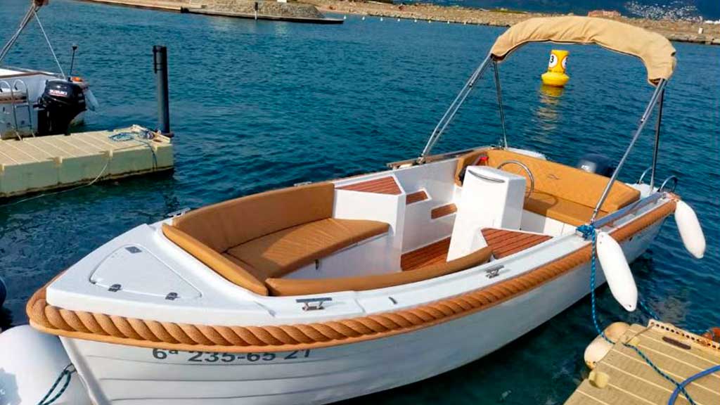 Barco sin licencia costa brava