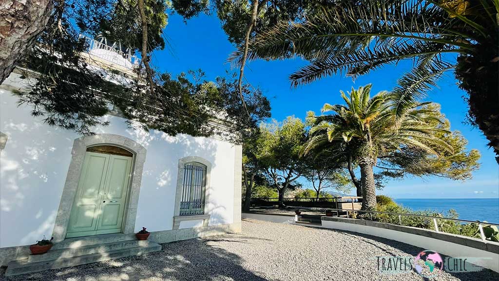 Faro de Tossa de Mar con vistas al mar Mediterráneo