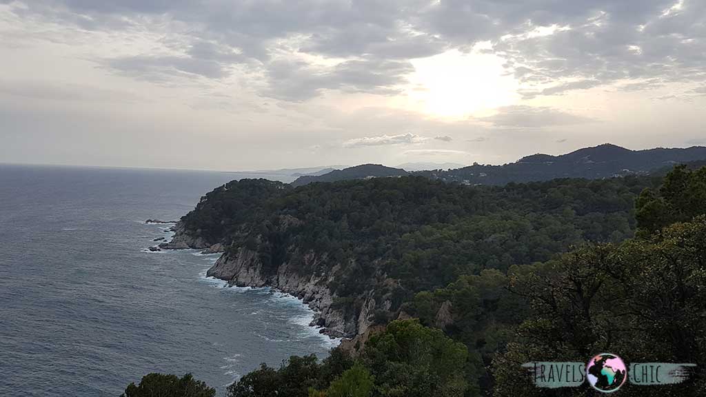 Ver la puesta de sol, una de las cosas que hacer en Tossa de Mar