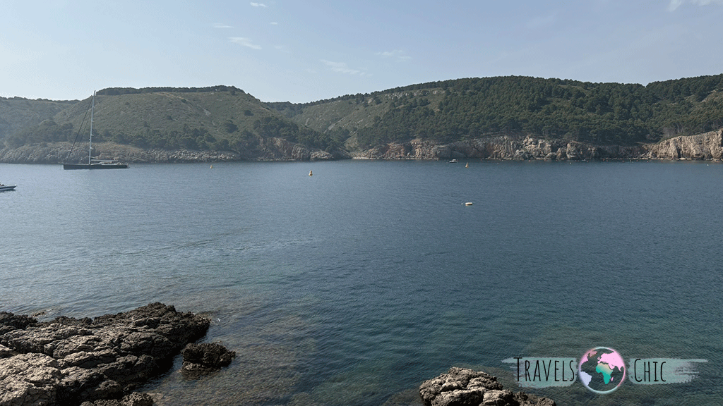 Kayak en las cuevas de cala Montgó