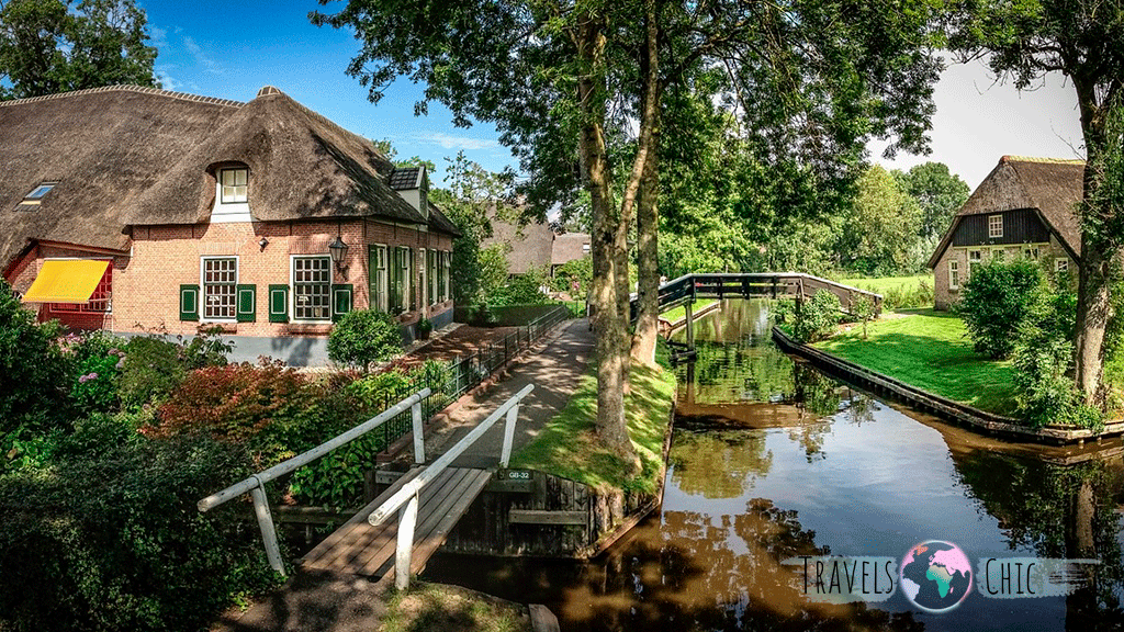 Giethoorn village, a must-see in Holland with no roads