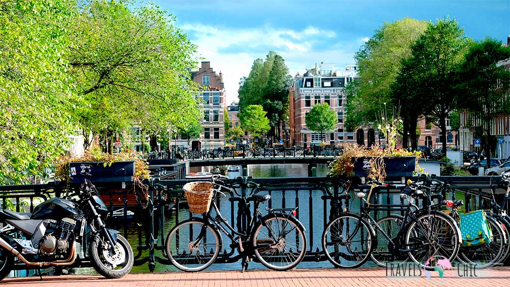 Best time to travel to Amsterdam