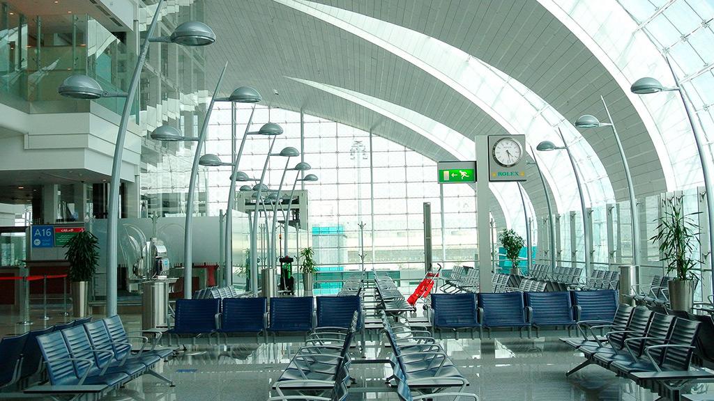 Aeropuerto de Dubai vacío